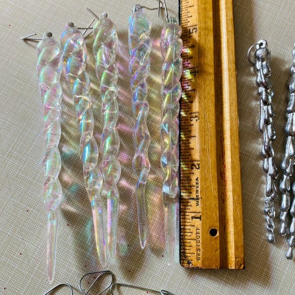 Huge Lot of Vintage Plastic Icicle Christmas Ornaments 31 Pieces 60s 70s - Picture 4 of 14